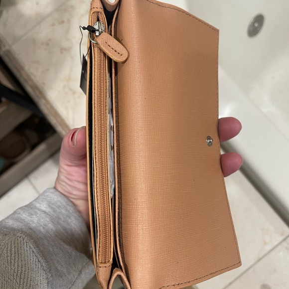 French connection tan wallet new with tags - Picture 3 of 5